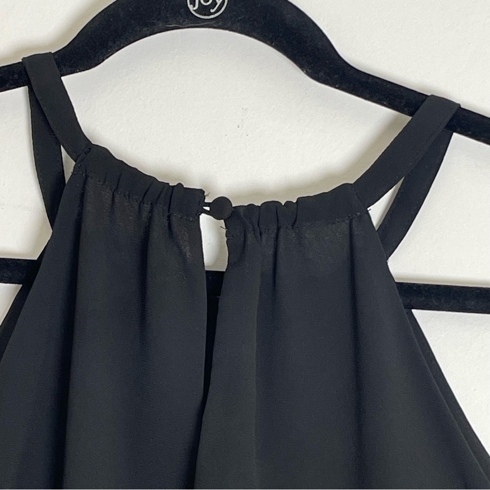 Black Sleeveless Tank Top with Minimalist Design Size M - Picture 4 of 9